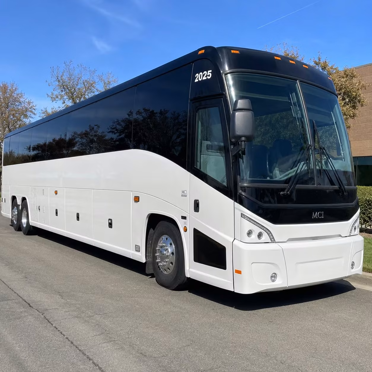 charterbusrentalwestlandmi com makes pine knob and michigan lottery amphitheatre trips a breeze